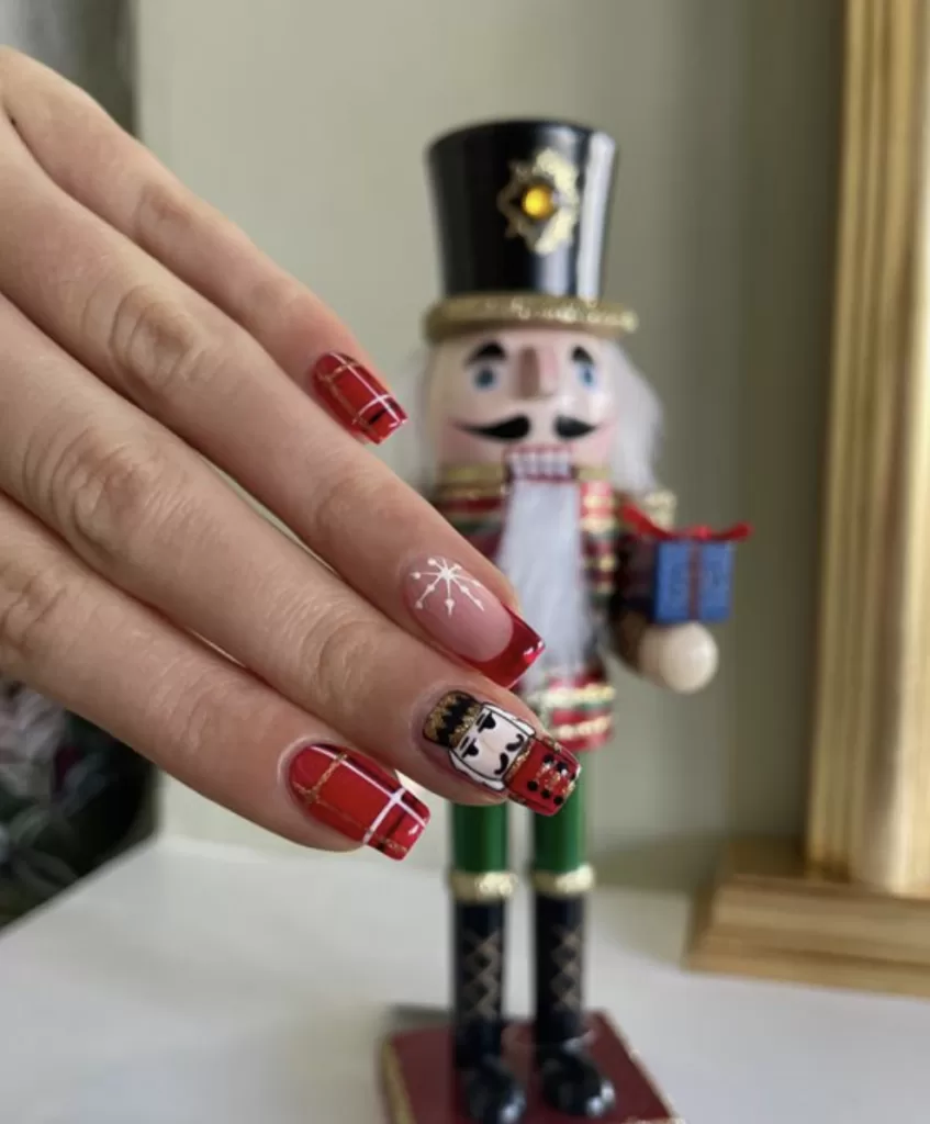 easy christmas nails to do at home